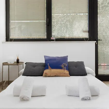 5 Min Walk To M1 Metro - Private - Citylife Милан